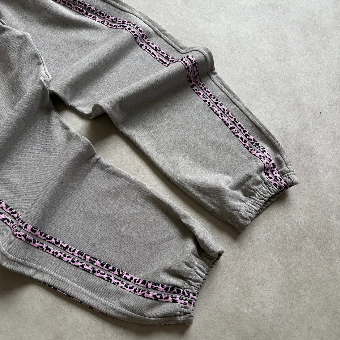 2026 Trendy Unisex Leopard Side Stripe Tracksuit Two Piece Set Men Women Oversize Grey Black Hoodie And Sweatpants Retro Waist